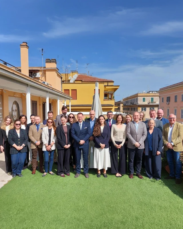 🎓 L’Università degli Studi Guglielmo Marconi ha ospitato l’Advanced Course for Political Advisers in CSDP Missions and Operations

Un percorso formativo internazionale di alto profilo, con il contributo di autorevoli esponenti istituzionali ed esperti del settore, finalizzato alla preparazione di figure strategiche nei contesti di sicurezza e difesa europea.

Ad aprire il corso il Prof. Andrea Ungari, Direttore del corso, che ha introdotto i lavori sottolineando il valore strategico della formazione nei contesti internazionali. 

Tra i relatori intervenuti:

🔹Giorgio Silli, Segretario Generale dell’Organizzazione Internazionale Italo-Latino Americana
🔹Nicola Pedde, Consigliere del Ministro della Difesa
🔹Christian Ausiello, Colonnello dell’Esercito Italiano
🔹Gabriele Dacasto, Mission Security Officer – EUAM Ukraine

Un’iniziativa che rafforza il ruolo dell’Ateneo nei contesti istituzionali e nel dibattito strategico globale.

🇬🇧
🎓 Guglielmo Marconi University hosted the Advanced Course for Political Advisers in CSDP Missions and Operations

A high-profile international training program, with contributions from authoritative institutional representatives and industry experts, aimed at preparing strategic figures in European security and defense contexts.

Professor Andrea Ungari, Course Director, opened the course, emphasizing the strategic value of training in international contexts.

Speakers included:

🔹Giorgio Silli, Secretary General of the International Italo-Latin American Organization
🔹Nicola Pedde, Advisor to the Minister of Defense
🔹Christian Ausiello, Colonel of the Italian Army
🔹Gabriele Dacasto, Mission Security Officer – EUAM Ukraine

An initiative that strengthens the University's role in institutional contexts and in the global strategic debate.

#csdp #PoliticalAdvisers #globale #internazionale #unimarconi
