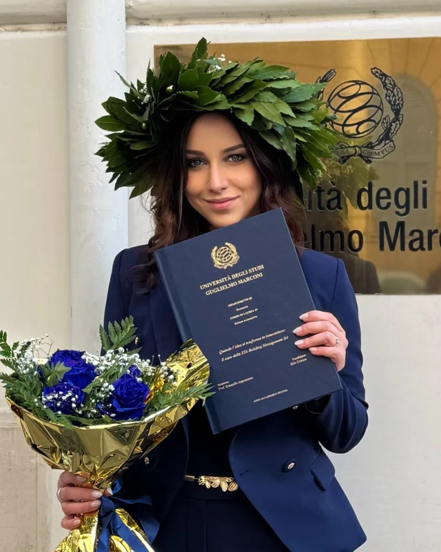 🎓 Congratulazioni, Cristina.

La laurea segna il raggiungimento di un traguardo importante e l’inizio di una nuova fase del percorso personale e professionale.
I migliori auguri per il futuro, con l’auspicio che le competenze acquisite possano tradursi in nuove opportunità e in un percorso ricco di soddisfazioni.

Ad maiora semper.

🇬🇧
🎓 Congratulations, Cristina

Graduation marks the achievement of an important milestone and the beginning of a new phase in your personal and professional journey.
Best wishes for the future, with the hope that the skills you've acquired will translate into new opportunities and a rewarding journey.

Ad maiora semper.

#unimarconi #laureatiunimarconi #proudtobemarconiano #laurea